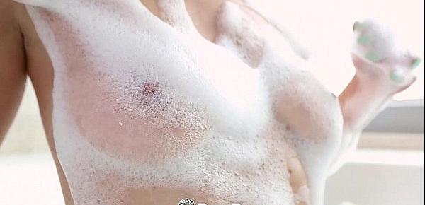 PornPros - Blonde teen Cosima Knight takes a bath then fucks her man